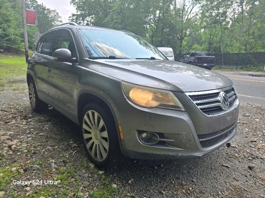2009 Volkswagen Tiguan AWD SE w/Leather, available for sale in Bloomingdale, New Jersey | Bloomingdale Auto Group. Bloomingdale, New Jersey 2009 Volkswagen Tiguan AWD SE w/Leather, available for sale in Bloomingdale, New Jersey | Bloomingdale Auto Group. Bloomingdale, New Jersey