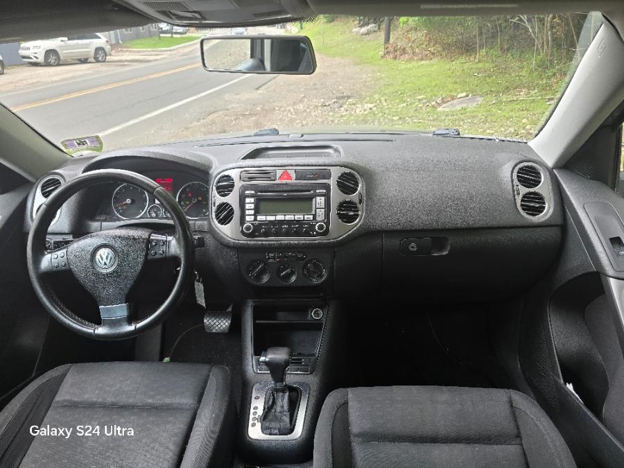 2009 Volkswagen Tiguan AWD SE w/Leather, available for sale in Bloomingdale, New Jersey | Bloomingdale Auto Group. Bloomingdale, New Jersey 2009 Volkswagen Tiguan AWD SE w/Leather, available for sale in Bloomingdale, New Jersey | Bloomingdale Auto Group. Bloomingdale, New Jersey