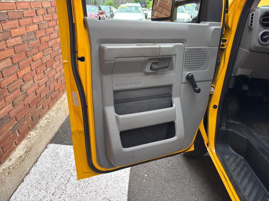 2019 Ford E-Series Cutaway Box Truck, available for sale in Waterbury, Connecticut | National Auto Brokers, Inc.. Waterbury, Connecticut 2019 Ford E-Series Cutaway Box Truck, available for sale in Waterbury, Connecticut | National Auto Brokers, Inc.. Waterbury, Connecticut