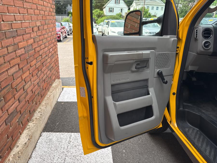 2019 Ford E-Series Cutaway Box Truck, available for sale in Waterbury, Connecticut | National Auto Brokers, Inc.. Waterbury, Connecticut 2019 Ford E-Series Cutaway Box Truck, available for sale in Waterbury, Connecticut | National Auto Brokers, Inc.. Waterbury, Connecticut