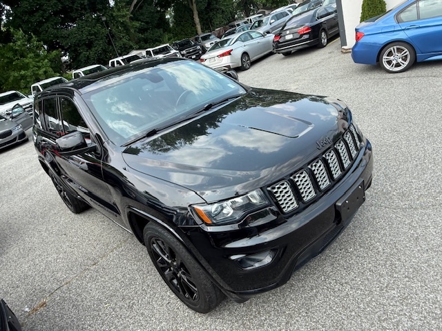 2019 Jeep Grand Cherokee Altitude 4x4, available for sale in Huntington Station, New York | Huntington Auto Mall. Huntington Station, New York 2019 Jeep Grand Cherokee Altitude 4x4, available for sale in Huntington Station, New York | Huntington Auto Mall. Huntington Station, New York