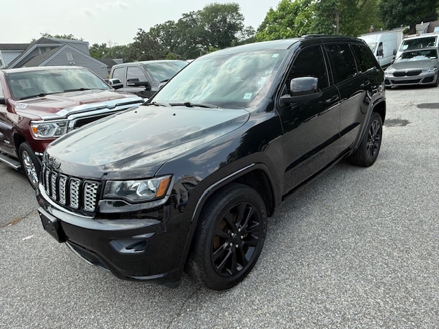 2019 Jeep Grand Cherokee Altitude 4x4, available for sale in Huntington Station, New York | Huntington Auto Mall. Huntington Station, New York 2019 Jeep Grand Cherokee Altitude 4x4, available for sale in Huntington Station, New York | Huntington Auto Mall. Huntington Station, New York