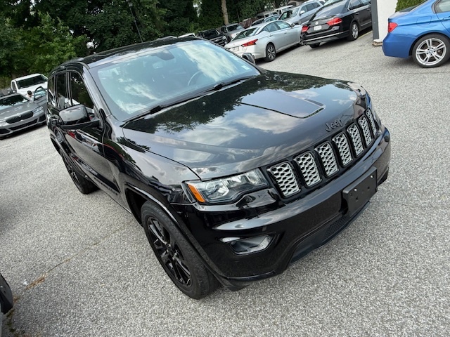 2019 Jeep Grand Cherokee Altitude 4x4, available for sale in Huntington Station, New York | Huntington Auto Mall. Huntington Station, New York 2019 Jeep Grand Cherokee Altitude 4x4, available for sale in Huntington Station, New York | Huntington Auto Mall. Huntington Station, New York