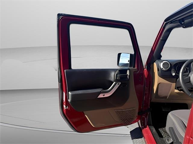 2013 Jeep Wrangler Unlimited Sahara, available for sale in Stratford, Connecticut | Wiz Leasing Inc. Stratford, Connecticut 2013 Jeep Wrangler Unlimited Sahara, available for sale in Stratford, Connecticut | Wiz Leasing Inc. Stratford, Connecticut