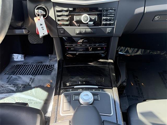 2011 Mercedes-benz E-class E 350, available for sale in Stratford, Connecticut | Wiz Leasing Inc. Stratford, Connecticut 2011 Mercedes-benz E-class E 350, available for sale in Stratford, Connecticut | Wiz Leasing Inc. Stratford, Connecticut