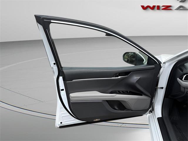 2018 Toyota Camry LE, available for sale in Stratford, Connecticut | Wiz Leasing Inc. Stratford, Connecticut 2018 Toyota Camry LE, available for sale in Stratford, Connecticut | Wiz Leasing Inc. Stratford, Connecticut
