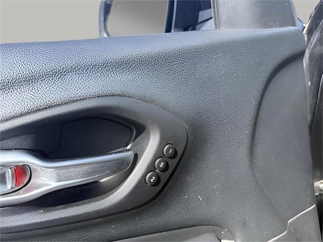 2017 Jeep Cherokee Trailhawk, available for sale in Stratford, Connecticut | Wiz Leasing Inc. Stratford, Connecticut 2017 Jeep Cherokee Trailhawk, available for sale in Stratford, Connecticut | Wiz Leasing Inc. Stratford, Connecticut