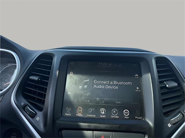 2017 Jeep Cherokee Trailhawk, available for sale in Stratford, Connecticut | Wiz Leasing Inc. Stratford, Connecticut 2017 Jeep Cherokee Trailhawk, available for sale in Stratford, Connecticut | Wiz Leasing Inc. Stratford, Connecticut