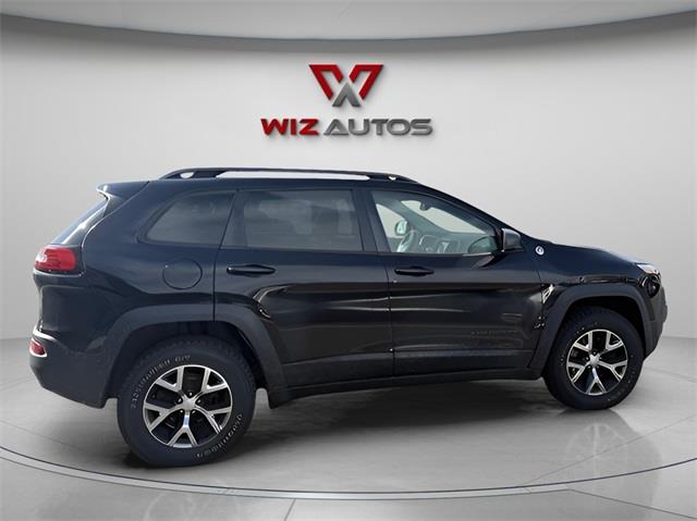 2017 Jeep Cherokee Trailhawk, available for sale in Stratford, Connecticut | Wiz Leasing Inc. Stratford, Connecticut 2017 Jeep Cherokee Trailhawk, available for sale in Stratford, Connecticut | Wiz Leasing Inc. Stratford, Connecticut