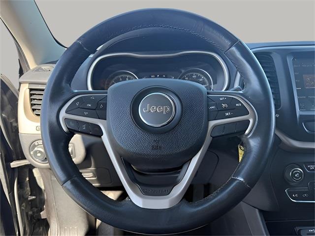 2016 Jeep Cherokee Altitude, available for sale in Stratford, Connecticut | Wiz Leasing Inc. Stratford, Connecticut 2016 Jeep Cherokee Altitude, available for sale in Stratford, Connecticut | Wiz Leasing Inc. Stratford, Connecticut