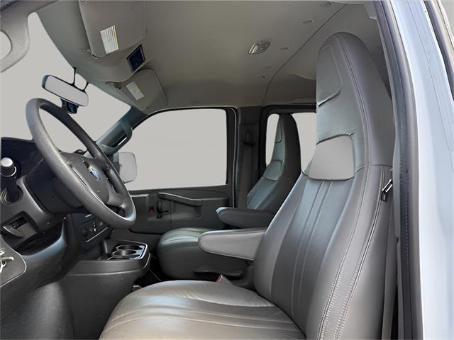 2018 Chevrolet Express 3500 LS, available for sale in Stratford, Connecticut | Wiz Leasing Inc. Stratford, Connecticut 2018 Chevrolet Express 3500 LS, available for sale in Stratford, Connecticut | Wiz Leasing Inc. Stratford, Connecticut