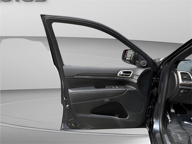 2014 Jeep Grand Cherokee Overland, available for sale in Stratford, Connecticut | Wiz Leasing Inc. Stratford, Connecticut 2014 Jeep Grand Cherokee Overland, available for sale in Stratford, Connecticut | Wiz Leasing Inc. Stratford, Connecticut