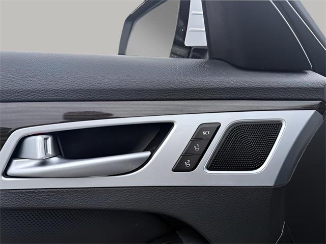 2015 Hyundai Genesis 3.8, available for sale in Stratford, Connecticut | Wiz Leasing Inc. Stratford, Connecticut 2015 Hyundai Genesis 3.8, available for sale in Stratford, Connecticut | Wiz Leasing Inc. Stratford, Connecticut