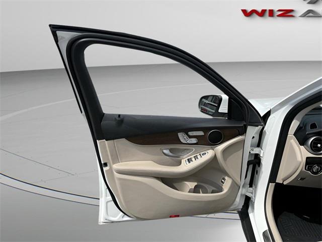 2021 Mercedes-benz Glc GLC 300, available for sale in Stratford, Connecticut | Wiz Leasing Inc. Stratford, Connecticut 2021 Mercedes-benz Glc GLC 300, available for sale in Stratford, Connecticut | Wiz Leasing Inc. Stratford, Connecticut