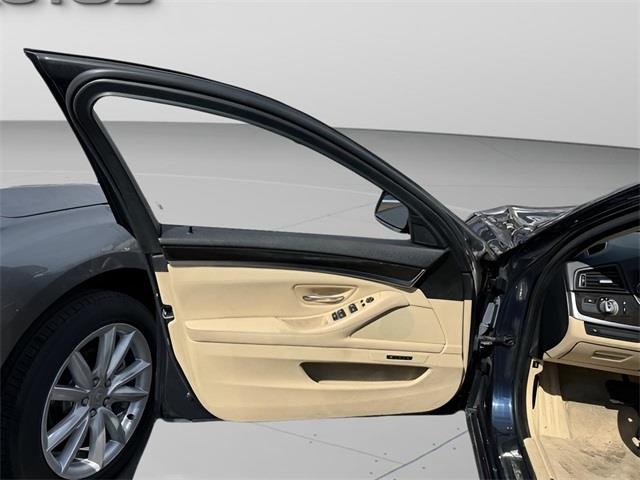 2015 BMW 5 Series 535i xDrive, available for sale in Stratford, Connecticut | Wiz Leasing Inc. Stratford, Connecticut 2015 BMW 5 Series 535i xDrive, available for sale in Stratford, Connecticut | Wiz Leasing Inc. Stratford, Connecticut