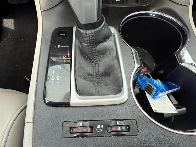 2016 Toyota Highlander Limited Platinum V6, available for sale in Stratford, Connecticut | Wiz Leasing Inc. Stratford, Connecticut 2016 Toyota Highlander Limited Platinum V6, available for sale in Stratford, Connecticut | Wiz Leasing Inc. Stratford, Connecticut