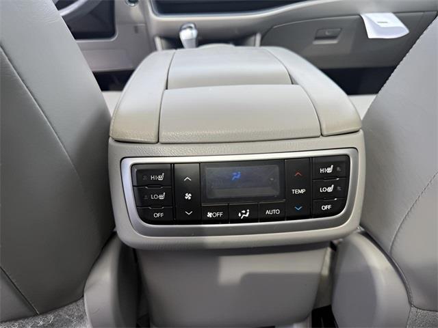 2016 Toyota Highlander Limited Platinum V6, available for sale in Stratford, Connecticut | Wiz Leasing Inc. Stratford, Connecticut 2016 Toyota Highlander Limited Platinum V6, available for sale in Stratford, Connecticut | Wiz Leasing Inc. Stratford, Connecticut