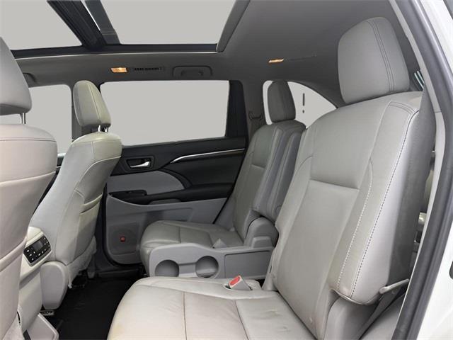 2016 Toyota Highlander Limited Platinum V6, available for sale in Stratford, Connecticut | Wiz Leasing Inc. Stratford, Connecticut 2016 Toyota Highlander Limited Platinum V6, available for sale in Stratford, Connecticut | Wiz Leasing Inc. Stratford, Connecticut