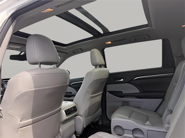 2016 Toyota Highlander Limited Platinum V6, available for sale in Stratford, Connecticut | Wiz Leasing Inc. Stratford, Connecticut 2016 Toyota Highlander Limited Platinum V6, available for sale in Stratford, Connecticut | Wiz Leasing Inc. Stratford, Connecticut