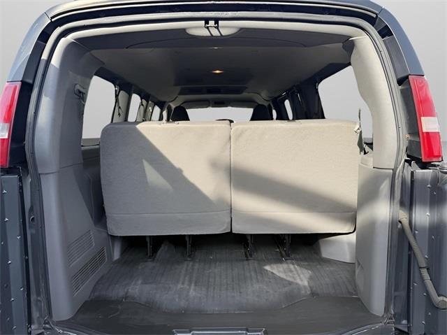 2016 GMC Savana 2500 LS, available for sale in Stratford, Connecticut | Wiz Leasing Inc. Stratford, Connecticut 2016 GMC Savana 2500 LS, available for sale in Stratford, Connecticut | Wiz Leasing Inc. Stratford, Connecticut