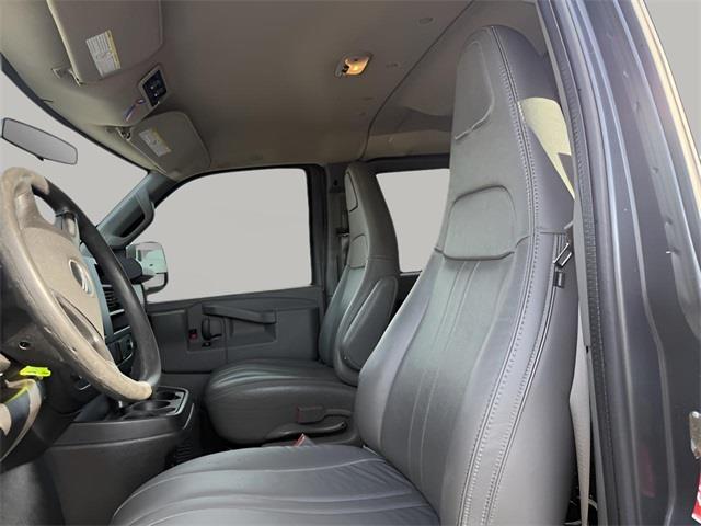 2016 GMC Savana 2500 LS, available for sale in Stratford, Connecticut | Wiz Leasing Inc. Stratford, Connecticut 2016 GMC Savana 2500 LS, available for sale in Stratford, Connecticut | Wiz Leasing Inc. Stratford, Connecticut