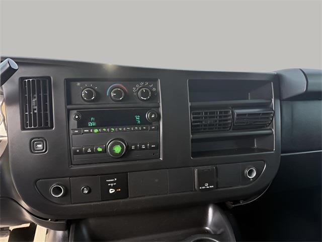2016 GMC Savana 2500 LS, available for sale in Stratford, Connecticut | Wiz Leasing Inc. Stratford, Connecticut 2016 GMC Savana 2500 LS, available for sale in Stratford, Connecticut | Wiz Leasing Inc. Stratford, Connecticut