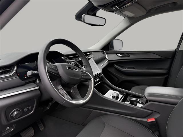 2023 Jeep Grand Cherokee l Laredo, available for sale in Stratford, Connecticut | Wiz Leasing Inc. Stratford, Connecticut 2023 Jeep Grand Cherokee l Laredo, available for sale in Stratford, Connecticut | Wiz Leasing Inc. Stratford, Connecticut