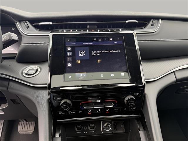2023 Jeep Grand Cherokee l Laredo, available for sale in Stratford, Connecticut | Wiz Leasing Inc. Stratford, Connecticut 2023 Jeep Grand Cherokee l Laredo, available for sale in Stratford, Connecticut | Wiz Leasing Inc. Stratford, Connecticut