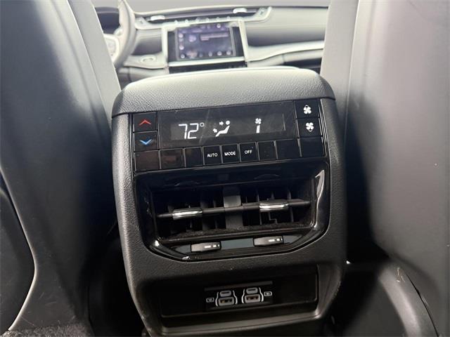 2023 Jeep Grand Cherokee l Laredo, available for sale in Stratford, Connecticut | Wiz Leasing Inc. Stratford, Connecticut 2023 Jeep Grand Cherokee l Laredo, available for sale in Stratford, Connecticut | Wiz Leasing Inc. Stratford, Connecticut