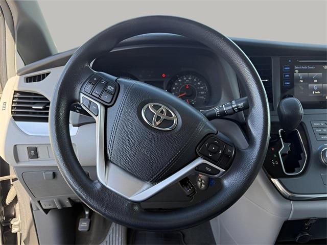 2015 Toyota Sienna LE, available for sale in Stratford, Connecticut | Wiz Leasing Inc. Stratford, Connecticut 2015 Toyota Sienna LE, available for sale in Stratford, Connecticut | Wiz Leasing Inc. Stratford, Connecticut