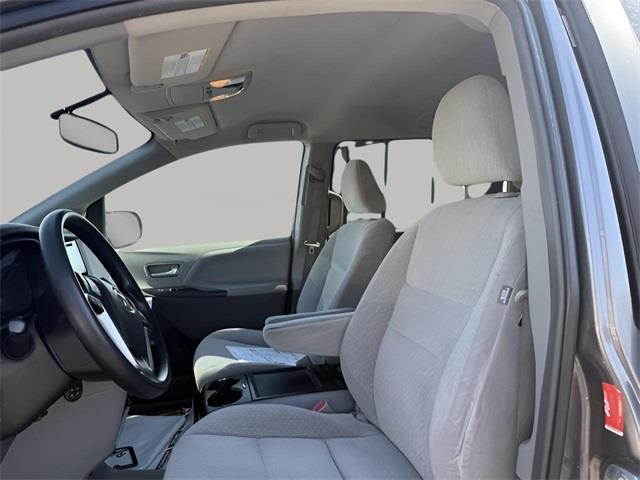 2015 Toyota Sienna LE, available for sale in Stratford, Connecticut | Wiz Leasing Inc. Stratford, Connecticut 2015 Toyota Sienna LE, available for sale in Stratford, Connecticut | Wiz Leasing Inc. Stratford, Connecticut