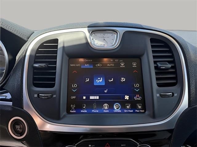 2016 Chrysler 300 Limited, available for sale in Stratford, Connecticut | Wiz Leasing Inc. Stratford, Connecticut 2016 Chrysler 300 Limited, available for sale in Stratford, Connecticut | Wiz Leasing Inc. Stratford, Connecticut