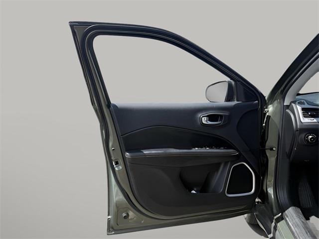 2020 Jeep Compass Latitude, available for sale in Stratford, Connecticut | Wiz Leasing Inc. Stratford, Connecticut 2020 Jeep Compass Latitude, available for sale in Stratford, Connecticut | Wiz Leasing Inc. Stratford, Connecticut