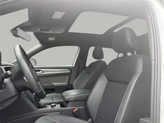 2023 Volkswagen Atlas Cross Sport 2.0T SEL R-Line, available for sale in Stratford, Connecticut | Wiz Leasing Inc. Stratford, Connecticut 2023 Volkswagen Atlas Cross Sport 2.0T SEL R-Line, available for sale in Stratford, Connecticut | Wiz Leasing Inc. Stratford, Connecticut