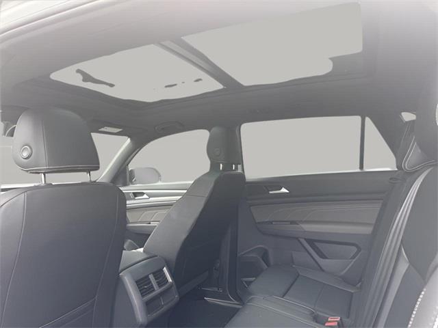 2023 Volkswagen Atlas Cross Sport 2.0T SEL R-Line, available for sale in Stratford, Connecticut | Wiz Leasing Inc. Stratford, Connecticut 2023 Volkswagen Atlas Cross Sport 2.0T SEL R-Line, available for sale in Stratford, Connecticut | Wiz Leasing Inc. Stratford, Connecticut