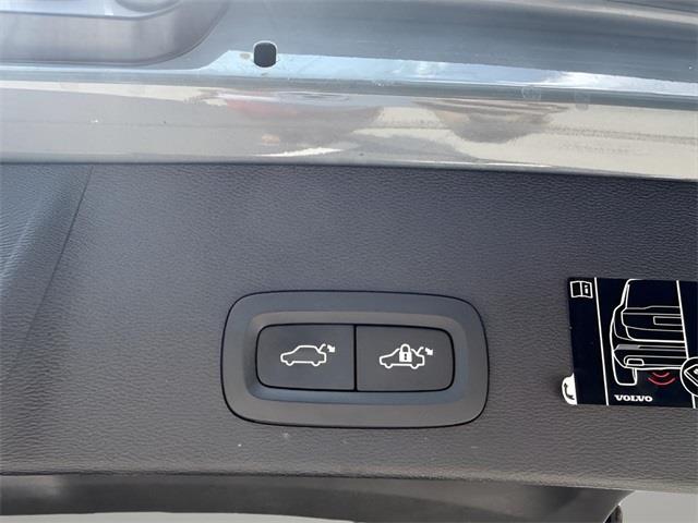 2021 Volvo Xc40 Momentum, available for sale in Stratford, Connecticut | Wiz Leasing Inc. Stratford, Connecticut 2021 Volvo Xc40 Momentum, available for sale in Stratford, Connecticut | Wiz Leasing Inc. Stratford, Connecticut