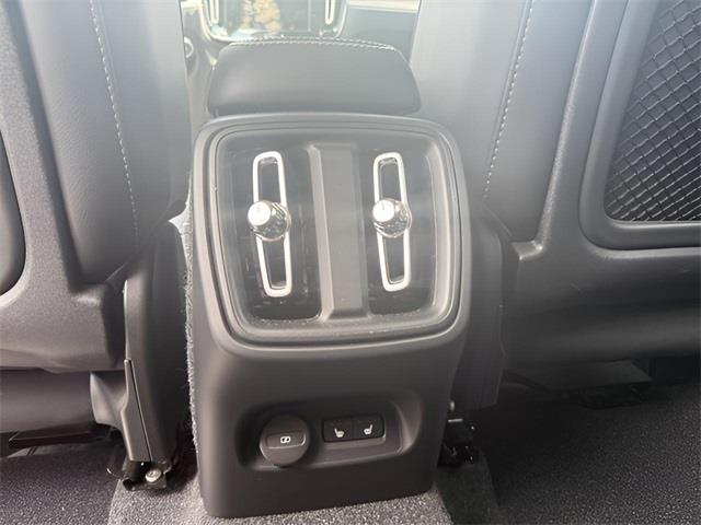 2021 Volvo Xc40 Momentum, available for sale in Stratford, Connecticut | Wiz Leasing Inc. Stratford, Connecticut 2021 Volvo Xc40 Momentum, available for sale in Stratford, Connecticut | Wiz Leasing Inc. Stratford, Connecticut