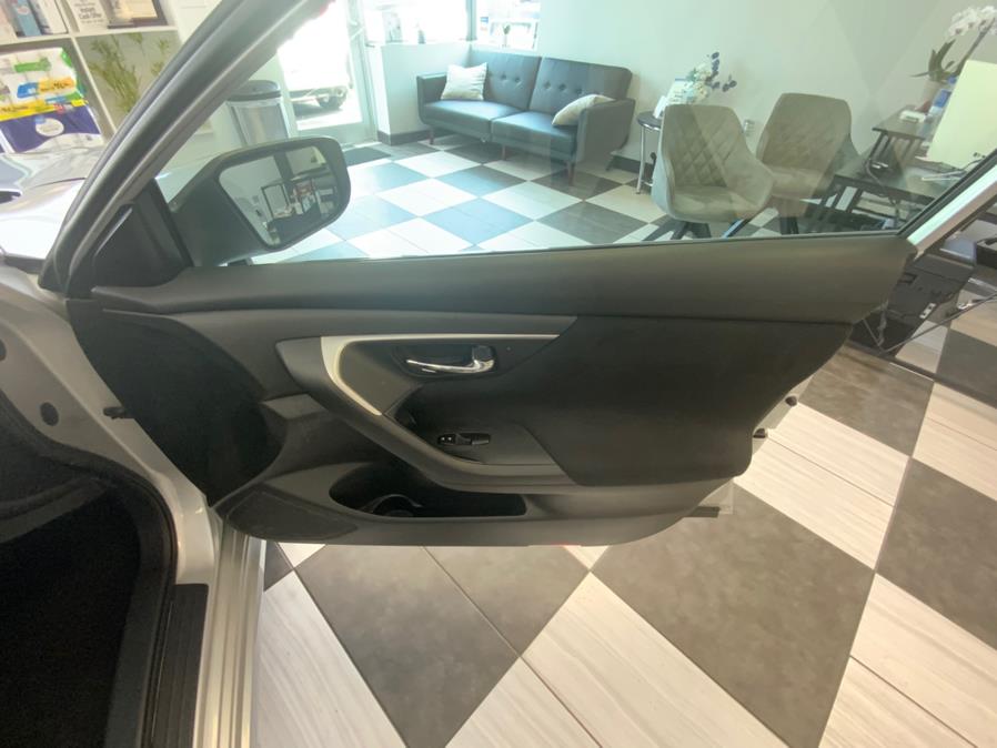 2015 Nissan Altima 4dr Sdn I4 2.5 S, available for sale in Hartford, Connecticut | Franklin Motors Auto Sales LLC. Hartford, Connecticut 2015 Nissan Altima 4dr Sdn I4 2.5 S, available for sale in Hartford, Connecticut | Franklin Motors Auto Sales LLC. Hartford, Connecticut