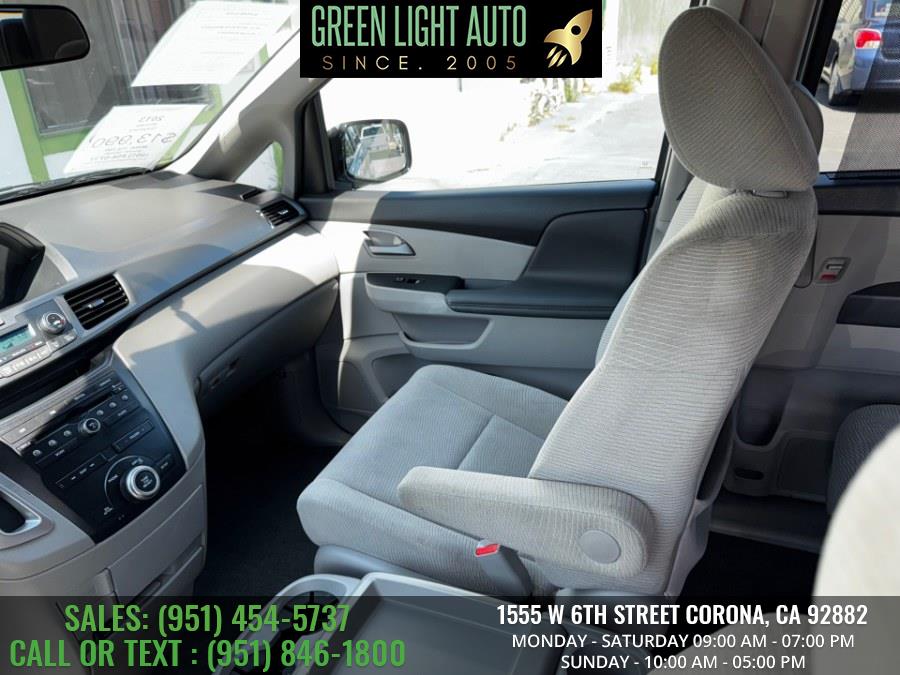 2013 Honda Odyssey 5dr EX, available for sale in Corona, California | Green Light Auto. Corona, California 2013 Honda Odyssey 5dr EX, available for sale in Corona, California | Green Light Auto. Corona, California