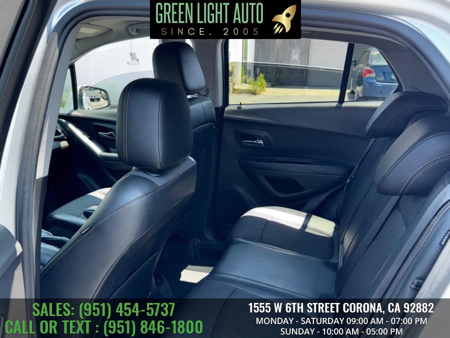 2020 Chevrolet Trax FWD 4dr LT, available for sale in Corona, California | Green Light Auto. Corona, California 2020 Chevrolet Trax FWD 4dr LT, available for sale in Corona, California | Green Light Auto. Corona, California