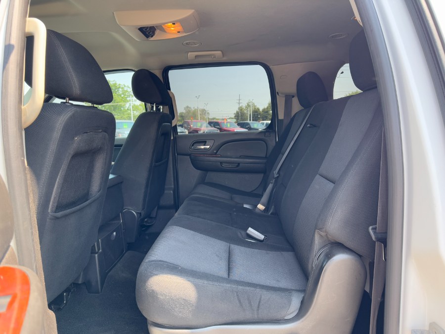 2014 GMC Yukon XL 4WD 4dr SLE, available for sale in Ortonville, Michigan | Marsh Auto Sales LLC. Ortonville, Michigan 2014 GMC Yukon XL 4WD 4dr SLE, available for sale in Ortonville, Michigan | Marsh Auto Sales LLC. Ortonville, Michigan