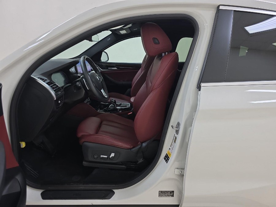 2022 BMW X4 xDrive30i Sports Activity Coupe, available for sale in Franklin Square, New York | Luxury Motor Club. Franklin Square, New York 2022 BMW X4 xDrive30i Sports Activity Coupe, available for sale in Franklin Square, New York | Luxury Motor Club. Franklin Square, New York