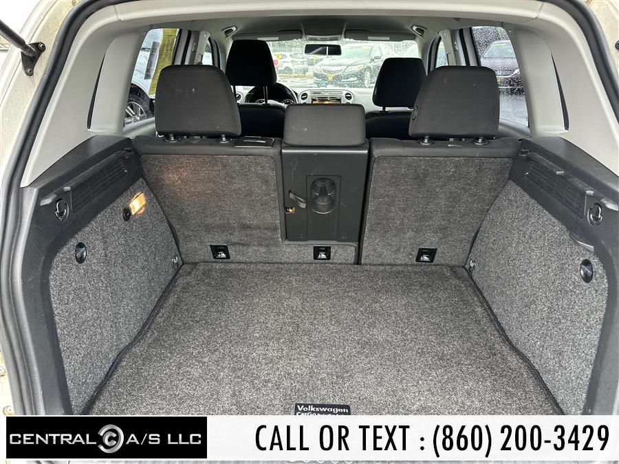 2013 Volkswagen Tiguan 4WD 4dr Auto SE, available for sale in East Windsor, Connecticut | Central A/S LLC. East Windsor, Connecticut 2013 Volkswagen Tiguan 4WD 4dr Auto SE, available for sale in East Windsor, Connecticut | Central A/S LLC. East Windsor, Connecticut