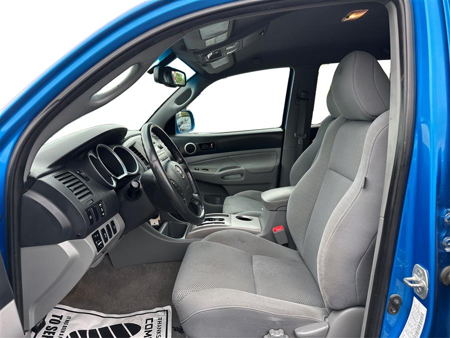 2011 Toyota Tacoma 4WD Double LB V6 AT (Natl), available for sale in East Windsor, Connecticut | Central A/S LLC. East Windsor, Connecticut 2011 Toyota Tacoma 4WD Double LB V6 AT (Natl), available for sale in East Windsor, Connecticut | Central A/S LLC. East Windsor, Connecticut