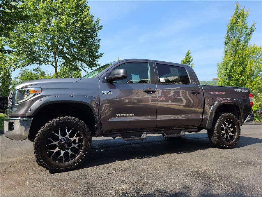 2018 Toyota Tundra 4WD SR5 CrewMax 5.5'' Bed 5.7L (Natl), available for sale in Canton, Connecticut | Lava Motors. Canton, Connecticut 2018 Toyota Tundra 4WD SR5 CrewMax 5.5'' Bed 5.7L (Natl), available for sale in Canton, Connecticut | Lava Motors. Canton, Connecticut