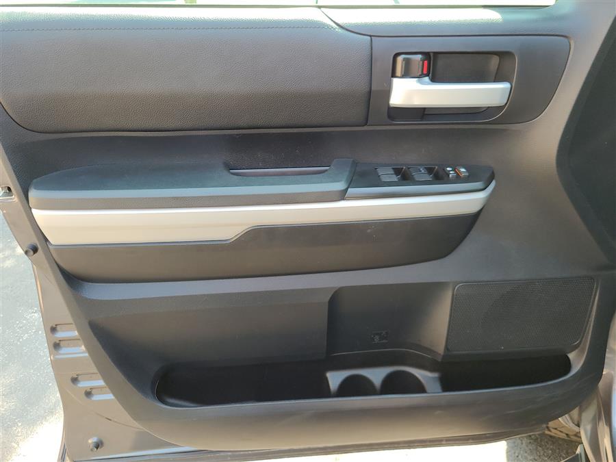 2018 Toyota Tundra 4WD SR5 CrewMax 5.5'' Bed 5.7L (Natl), available for sale in Canton, Connecticut | Lava Motors. Canton, Connecticut 2018 Toyota Tundra 4WD SR5 CrewMax 5.5'' Bed 5.7L (Natl), available for sale in Canton, Connecticut | Lava Motors. Canton, Connecticut