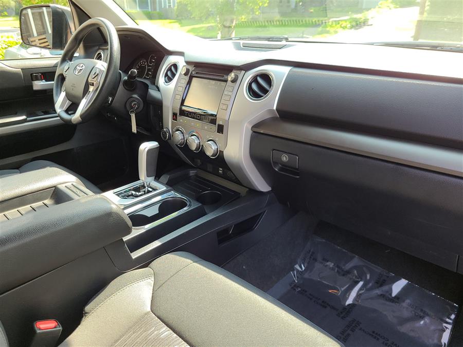 2018 Toyota Tundra 4WD SR5 CrewMax 5.5'' Bed 5.7L (Natl), available for sale in Canton, Connecticut | Lava Motors. Canton, Connecticut 2018 Toyota Tundra 4WD SR5 CrewMax 5.5'' Bed 5.7L (Natl), available for sale in Canton, Connecticut | Lava Motors. Canton, Connecticut