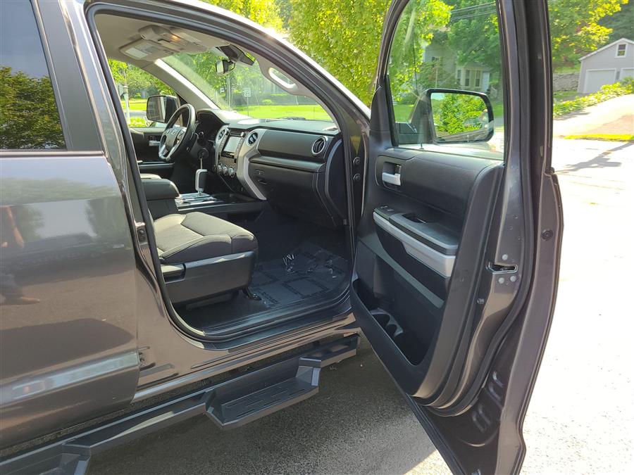2018 Toyota Tundra 4WD SR5 CrewMax 5.5'' Bed 5.7L (Natl), available for sale in Canton, Connecticut | Lava Motors. Canton, Connecticut 2018 Toyota Tundra 4WD SR5 CrewMax 5.5'' Bed 5.7L (Natl), available for sale in Canton, Connecticut | Lava Motors. Canton, Connecticut
