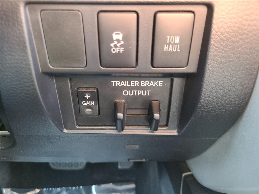 2018 Toyota Tundra 4WD SR5 CrewMax 5.5'' Bed 5.7L (Natl), available for sale in Canton, Connecticut | Lava Motors. Canton, Connecticut 2018 Toyota Tundra 4WD SR5 CrewMax 5.5'' Bed 5.7L (Natl), available for sale in Canton, Connecticut | Lava Motors. Canton, Connecticut