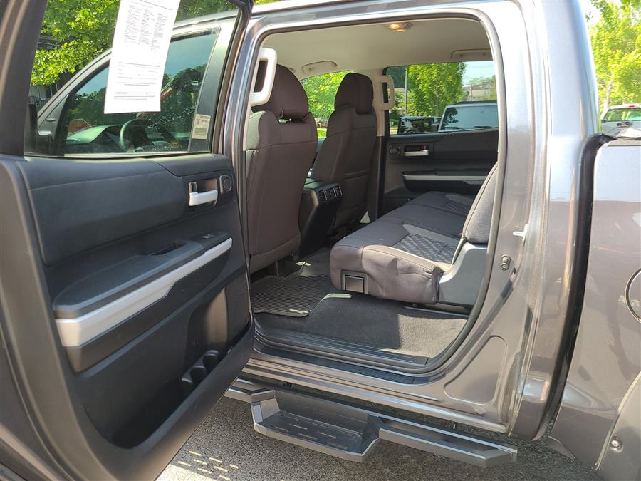 2018 Toyota Tundra 4WD SR5 CrewMax 5.5'' Bed 5.7L (Natl), available for sale in Canton, Connecticut | Lava Motors. Canton, Connecticut 2018 Toyota Tundra 4WD SR5 CrewMax 5.5'' Bed 5.7L (Natl), available for sale in Canton, Connecticut | Lava Motors. Canton, Connecticut
